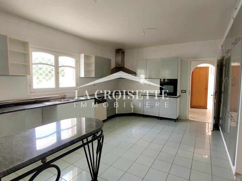 Villa S+4 à Gammarth